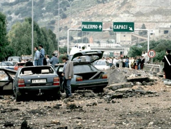 Condoluci ricorda Falcone”Ha avuto tanta parte negli anni della mia formazione umana e culturale” Condoluci ricorda Falcone”Ha avuto tanta parte negli anni della mia formazione umana e culturale”
