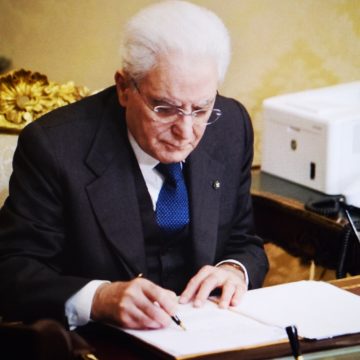 Il Presidente Mattarella firma il decreto Rilancio