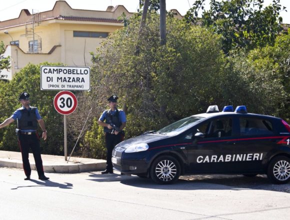 Campobello di Mazara, si finge cieco e percepisce la pensione di invalidità Campobello di Mazara, si finge cieco e percepisce la pensione di invalidità