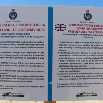 Marsala, in corso il servizio di pulizia delle spiagge libere. Collocata cartellonistica su norme anti-contagio