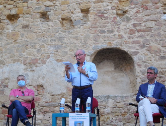Presentato il libro di Salvatore Agueci: “Personalità salemitane degne di memoria” Presentato il libro di Salvatore Agueci: “Personalità salemitane degne di memoria”