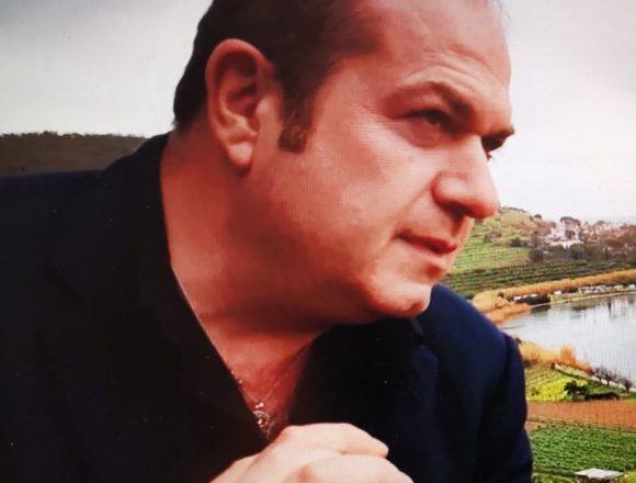 Diario dello smarrimento: l’ultimo bellissimo libro del grande scrittore e autore di programmi Rai Andrea Di Consoli. Dentro c’è tutta vita, con le sue vette e i suoi precipizi, le sue grandezze, le sue bassezze, la dolcezza. C’è anche…Il Vomere Diario dello smarrimento: l’ultimo bellissimo libro del grande scrittore e autore di programmi Rai Andrea Di Consoli. Dentro c’è tutta vita, con le sue vette e i suoi precipizi, le sue grandezze, le sue bassezze, la dolcezza. C’è anche…Il Vomere