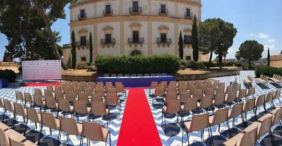 Il 2 settembre a Bagheria città che ha dato i natali al grande regista Tornatore la VI^ edizione dell’International Solunto Award presieduto da Giuseppe Di Franco. Membro della giuria la Direttrice del Vomere Rosa Rubino Il 2 settembre a Bagheria città che ha dato i natali al grande regista Tornatore la VI^ edizione dell’International Solunto Award presieduto da Giuseppe Di Franco. Membro della giuria la Direttrice del Vomere Rosa Rubino