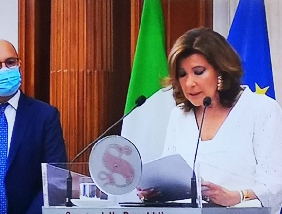 Cerimonia del Ventaglio, il Presidente Casellati:” Il Paese può vincere tutte le sfide se Governo e Parlamento sapranno fare la loro parte”. Apprezzamenti per i giornalisti e gli operatori dell’informazione per il prezioso lavoro svolto durante la pandemia”