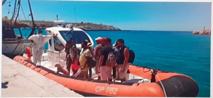 Musumeci:” Presto una capiente nave-passeggeri da riservare ai migranti e il ricorso a contingenti delle forze dell’ordine nelle aree più sensibili per evitare le fughe dai Centri di accoglienza”