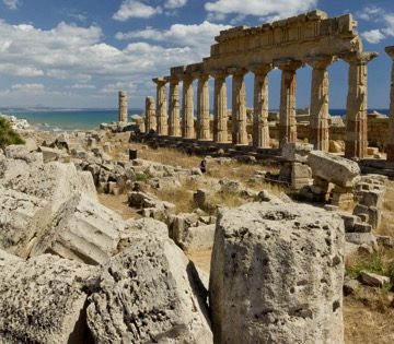 Musumeci:” Non si può capire l’Italia senza vedere la Sicilia. Sin da ora rivolgo l’invito alla delegazione Unwto dell’ONU di venire in Sicilia. L’esclusione della nostra isola dal programma originario, sono certo, è solo frutto di una svista o dettata dalla ristrettezza di tempo”