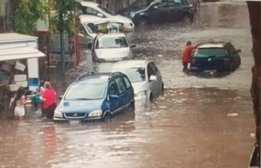 Bomba d’acqua su Messina, allagamenti e rischio frane. Musumeci:” Subito un vertice mercoledì per programmare  interventi concreti e porre fine a questo continuo calvario”