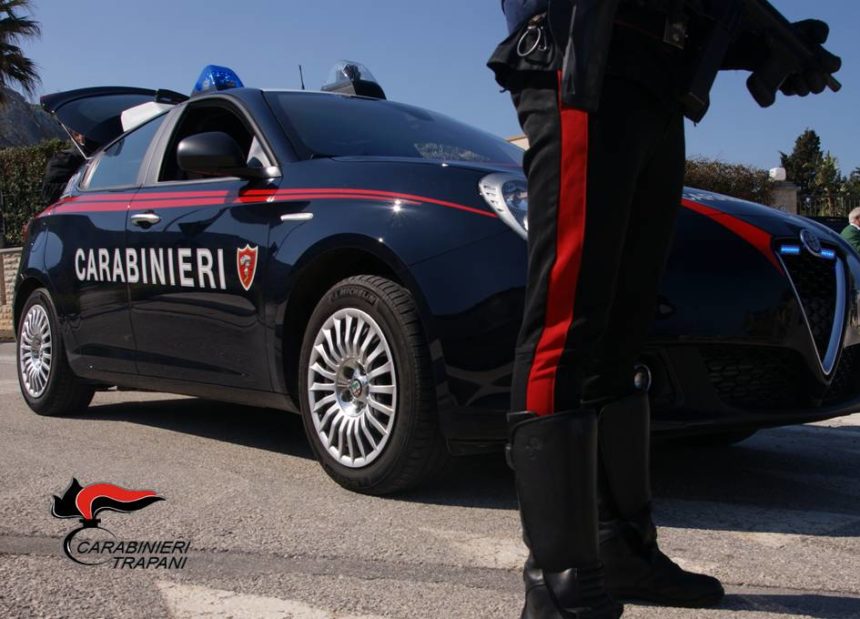 Trapani, non si ferma all’alt dei carabinieri. Fermato ed arrestato