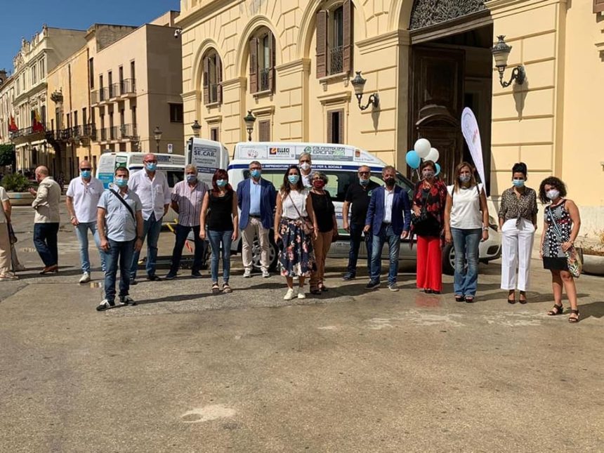 Trapani solidale: grazie al supporto degli imprenditori, PMG consegna a Solidamente il secondo mezzo per disabili. All’associazione donato anche un defibrillatore