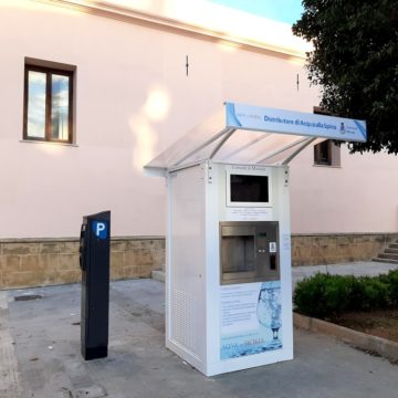 Marsala, posizionato in Piazza del Popolo distributore acqua comunale