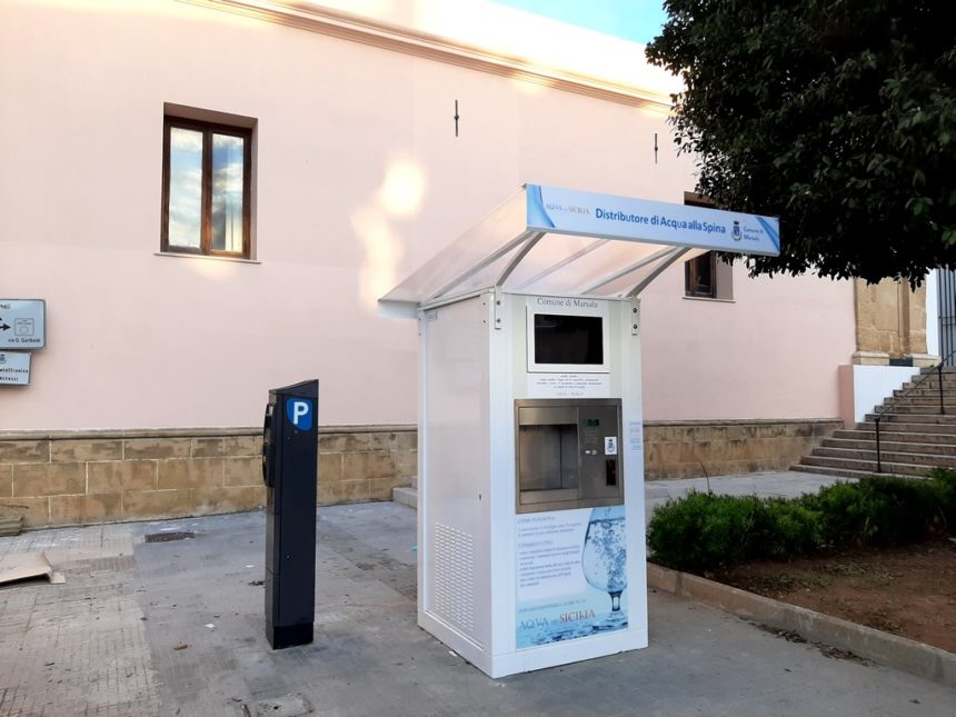 Marsala, posizionato in Piazza del Popolo distributore acqua comunale