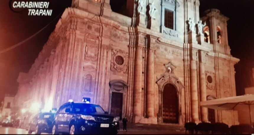 Marsala: non si ferma all’Alt dei Carabinieri, era privo di patente di guida e copertura assicurativa. Arrestato