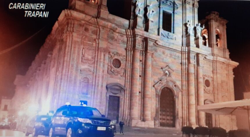 Marsala, anziana lasciata sola con un neonato. Intervengono i carabinieri