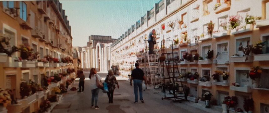 Cimitero comunale, gli orari di visite nel periodo natalizio Cimitero comunale, gli orari di visite nel periodo natalizio