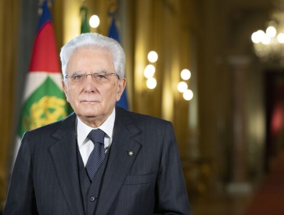 Mattarella: “La pandemia acuisce le difficoltà delle persone con disabilità. Preoccupano le difficoltà per ottenere le cure ordinarie. E’ necessario in questa emergenza sanitaria – un impegno ancora maggiore per mantenere e migliorare i livelli di cura, di sostegno e di attenzione” Mattarella: “La pandemia acuisce le difficoltà delle persone con disabilità. Preoccupano le difficoltà per ottenere le cure ordinarie. E’ necessario in questa emergenza sanitaria – un impegno ancora maggiore per mantenere e migliorare i livelli di cura, di sostegno e di attenzione”