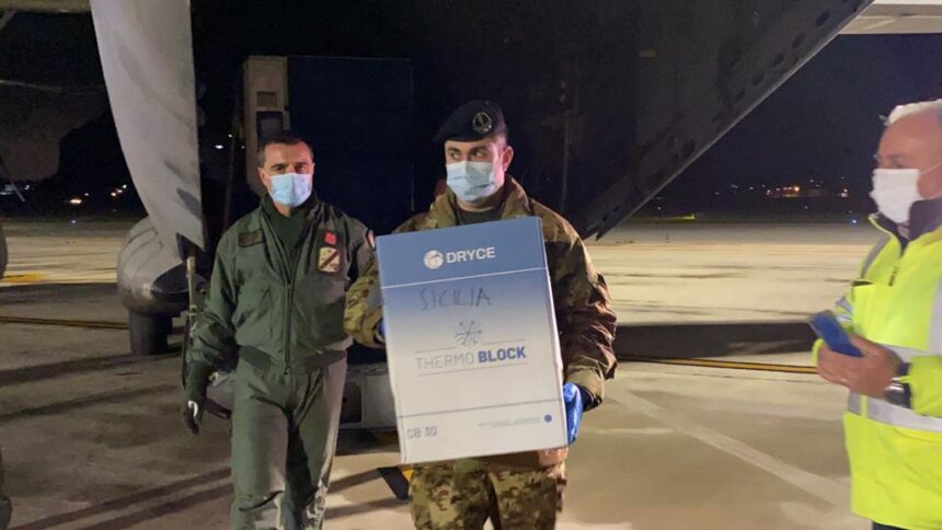 Covid: arrivati a Palermo i primi vaccini. Alla prima somministrazione domani alle 11,30 saranno presenti Musumeci e Razza Covid: arrivati a Palermo i primi vaccini. Alla prima somministrazione domani alle 11,30 saranno presenti Musumeci e Razza
