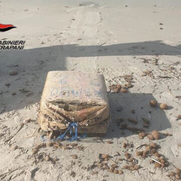 Marsala: rinvenuta dai Carabinieri di San Filippo droga sulla spiaggia per 40 kg.