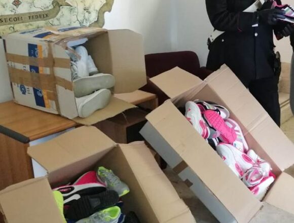 Petrosino: Carabinieri devolvono scarpe per bimbi alla Fondazione “San Vito Onlus” Petrosino: Carabinieri devolvono scarpe per bimbi alla Fondazione “San Vito Onlus”