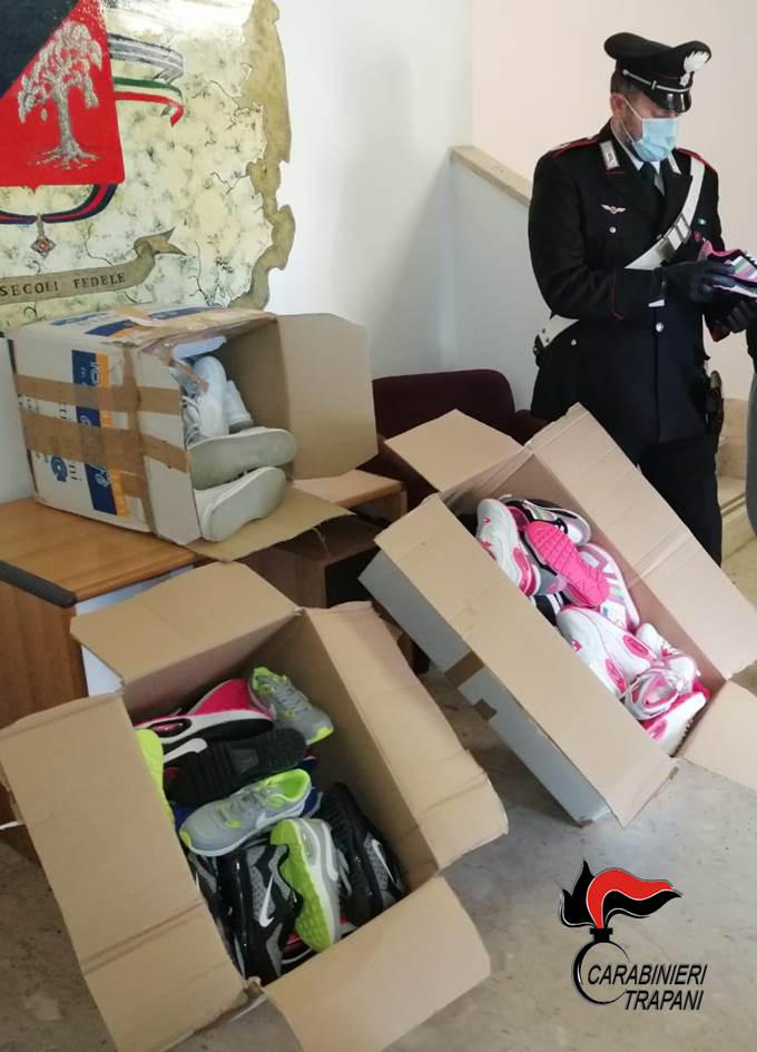 Petrosino: Carabinieri devolvono scarpe per bimbi alla Fondazione “San Vito Onlus”