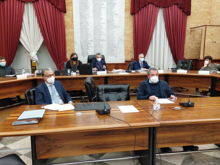 In consiglio comunale continua il dibattito sul trasferimento del Commerciale nei locali dell’ex tribunale
