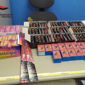 Trapani. Deteneva illegalmente diversi chili di artifizi pirotecnici: denunciato dai Carabinieri