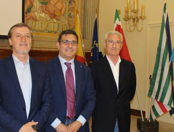 Trapani candidata a Capitale della Cultura italiana 2022. Cgil, Cisl, Uil:” Bene, ci auguriamo che l’esito sia positivo e che venga colta l’occasione per valorizzare come merita questo territorio” Trapani candidata a Capitale della Cultura italiana 2022. Cgil, Cisl, Uil:” Bene, ci auguriamo che l’esito sia positivo e che venga colta l’occasione per valorizzare come merita questo territorio”