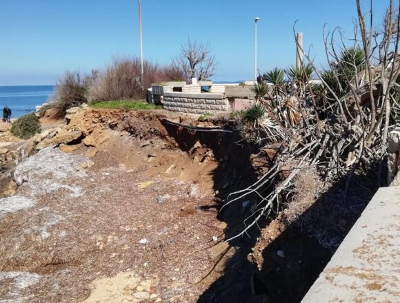 Marsala, rischia di crollare la piazzola del lungomare davanti alle “Due rocche”