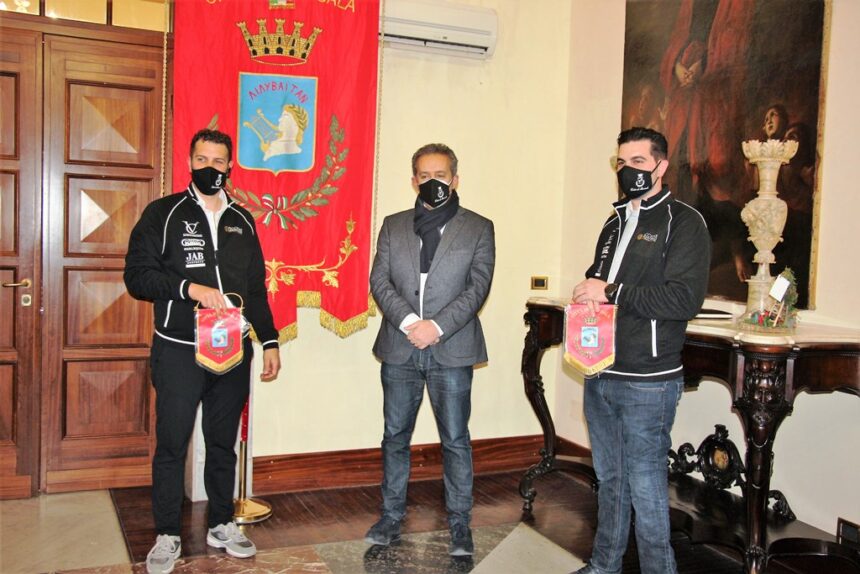 Azienda di tendaggi dona mascherine al Comune di Marsala