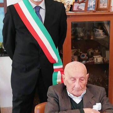 Nonnino ultracentenario a Marsala. Michele Rallo, ieri, ha compiuto 105 anni