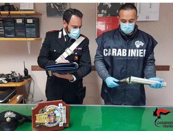 Omicidio Favoroso: rinvenuti dai Carabinieri due fucili a canne mozze Omicidio Favoroso: rinvenuti dai Carabinieri due fucili a canne mozze