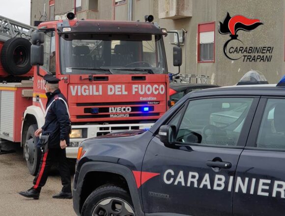 Petrosino: incendio in un’abitazione popolare. Carabinieri e Vigili del Fuoco mettono al sicuro due bambini