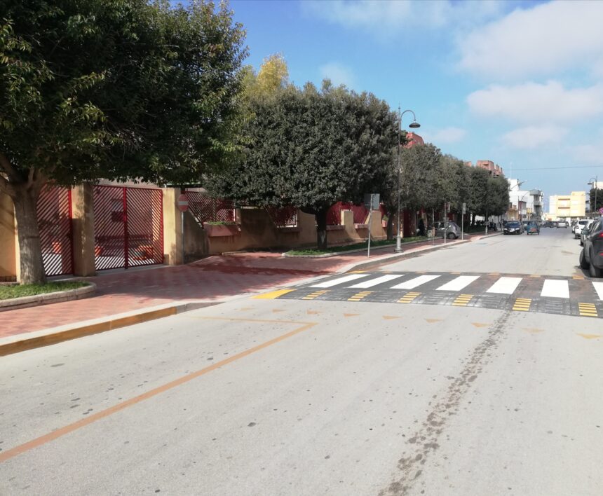 “Pedone Sicuro”, a Petrosino tre moderni attraversamenti pedonali davanti le scuole