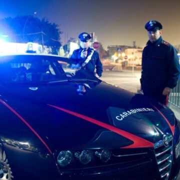 Mazara del Vallo: minaccia i familiari con un grosso coltello davanti ai Carabinieri. Arrestato