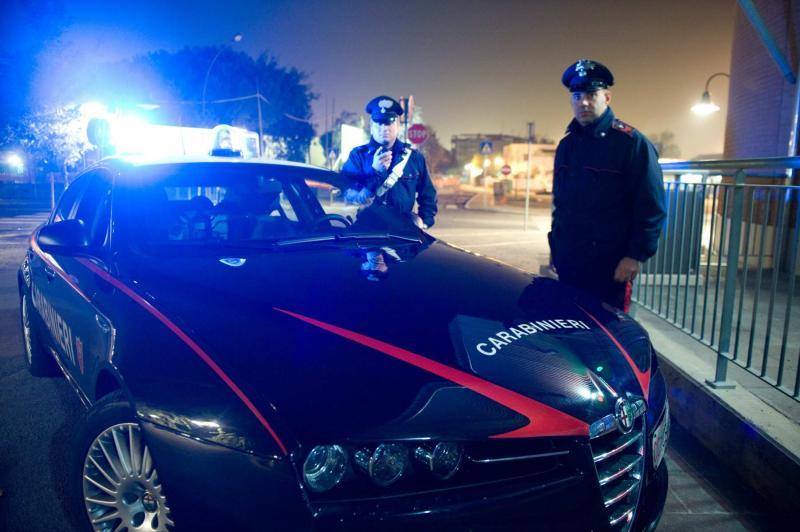 Mazara del Vallo: minaccia i familiari con un grosso coltello davanti ai Carabinieri. Arrestato