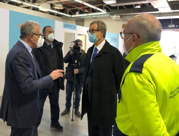Messina, sopralluogo di Musumeci alla Falcata e all’hub vaccini Messina, sopralluogo di Musumeci alla Falcata e all’hub vaccini