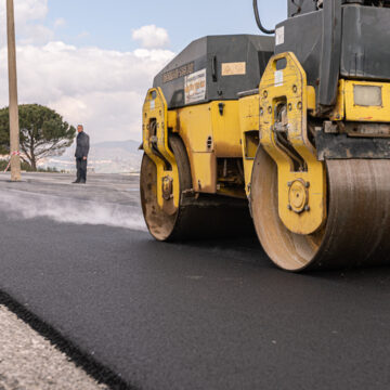 Dagli pneumatici fuori uso il polverino per asfaltare le strade, la sfida sul riciclo delle gomme nel progetto “Rubberap” in Sicilia