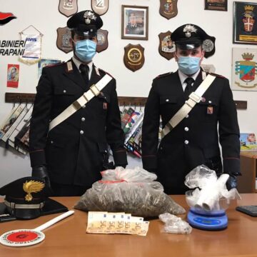 Marsala, mezzo chilo di marijuana in casa: arrestato dai Carabinieri, percepiva anche il reddito di cittadinanza