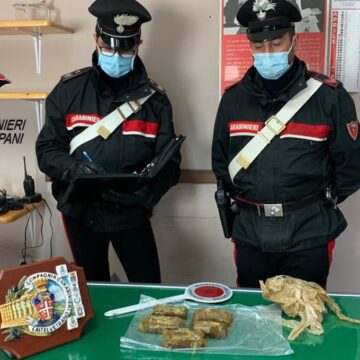 Triscina. Nuovo ritrovamento di hashish sul bagnasciuga. Intervengono i Carabinieri