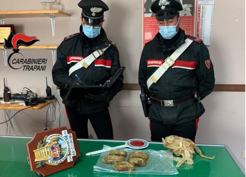 Triscina. Nuovo ritrovamento di hashish sul bagnasciuga. Intervengono i Carabinieri