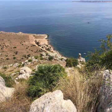 Ambiente, Musumeci: «Via ai lavori per riaprire nel trapanese la Riserva di Monte Cofano»