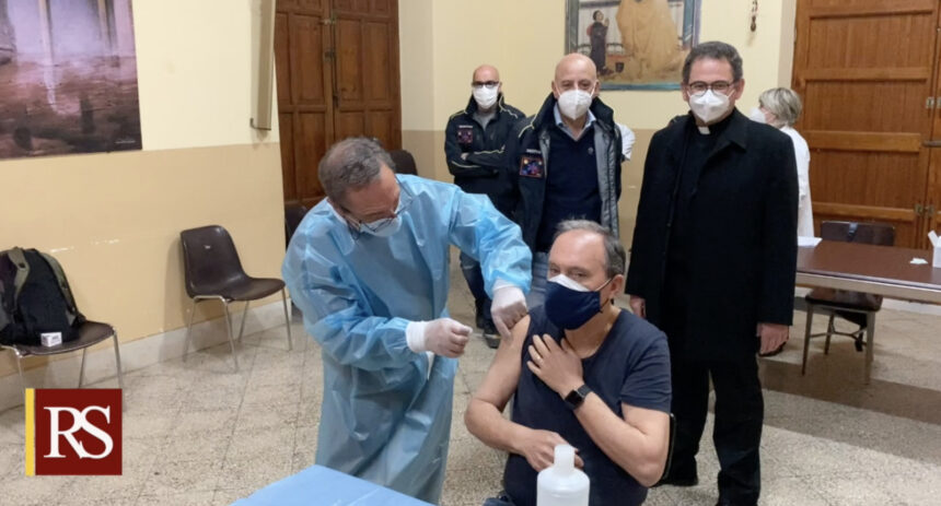 Vaccini in 300 parrocchie, Musumeci: “Iniziativa, unica in Italia, di valore etico e pratico”