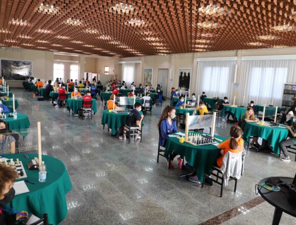 Scacchi: I Lilybetani Giuseppe Salvato e Federica Montalto Campioni Regionali giovanili Scacchi: I Lilybetani Giuseppe Salvato e Federica Montalto Campioni Regionali giovanili