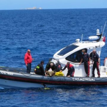 Località Bue Marino: i Carabinieri per la Tutela del Patrimonio Culturale recuperano importanti anfore dai fondali del mare di Favignana