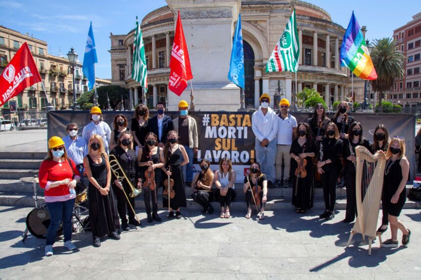 #BastaMortiSulLavoro: anche la Women Orchestra in piazza Politeama per sensibilizzare al tema