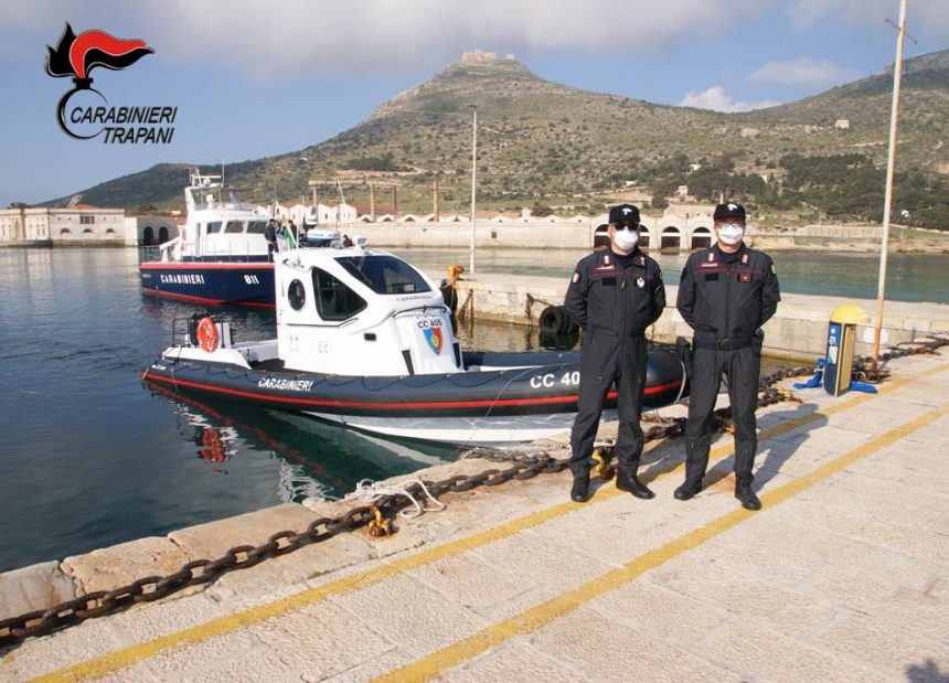 Trapani: prova ad eludere i controlli andando via mare. Beccato dai Carabinieri