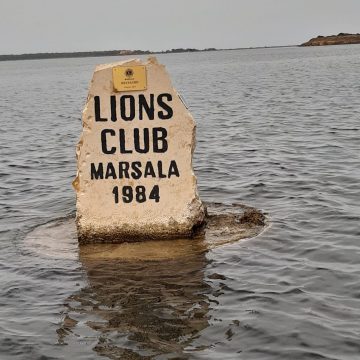 Marsala, Lions Club: completo il restauro delle mede nella Laguna dello Stagnone