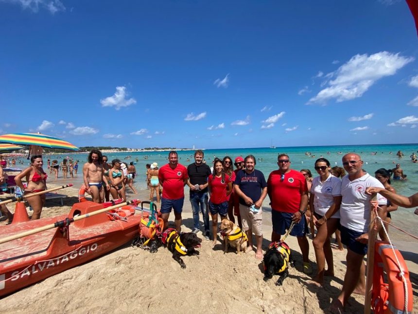San Vito Lo Capo, simulazioni di salvataggio con i cani bagnino