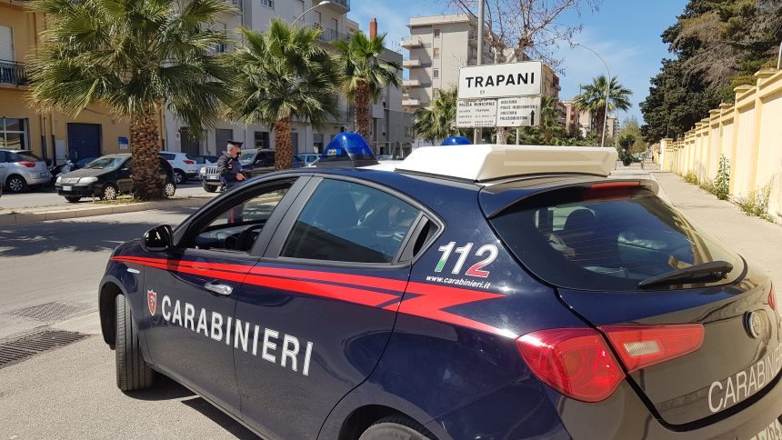 Trapani, sorpreso dai carabinieri con un ciclomotore rubato. Arrestato 19enne