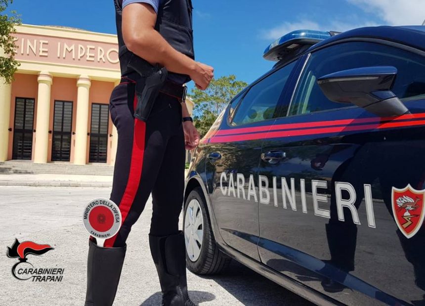 Marsala. Un uomo aggredisce una guardia giurata e un altro la propria compagna: 2 arresti dei Carabinieri