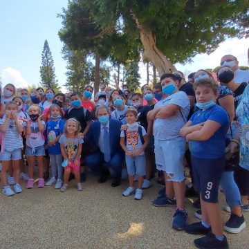 Giardini Orléans, Musumeci accoglie bambini dei quartieri Roccella e Sperone di Palermo